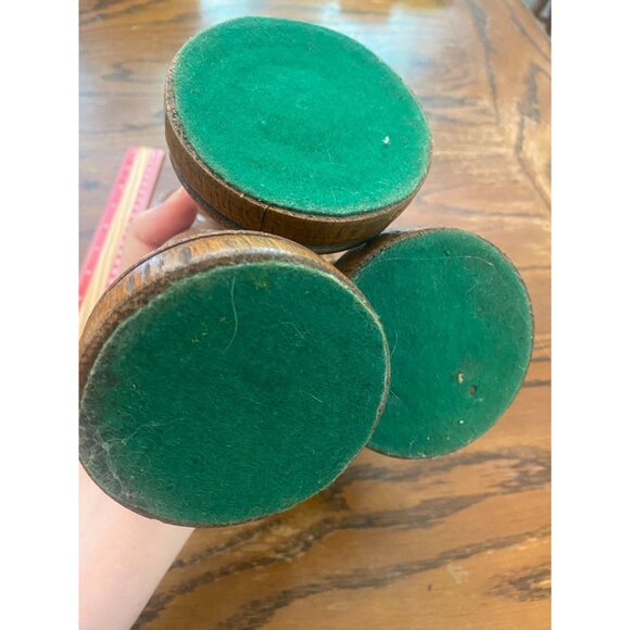 Set Of 3 Vintage Wooden Oak Candlestick Holders With Green Felt Base - Picture 6 of 6